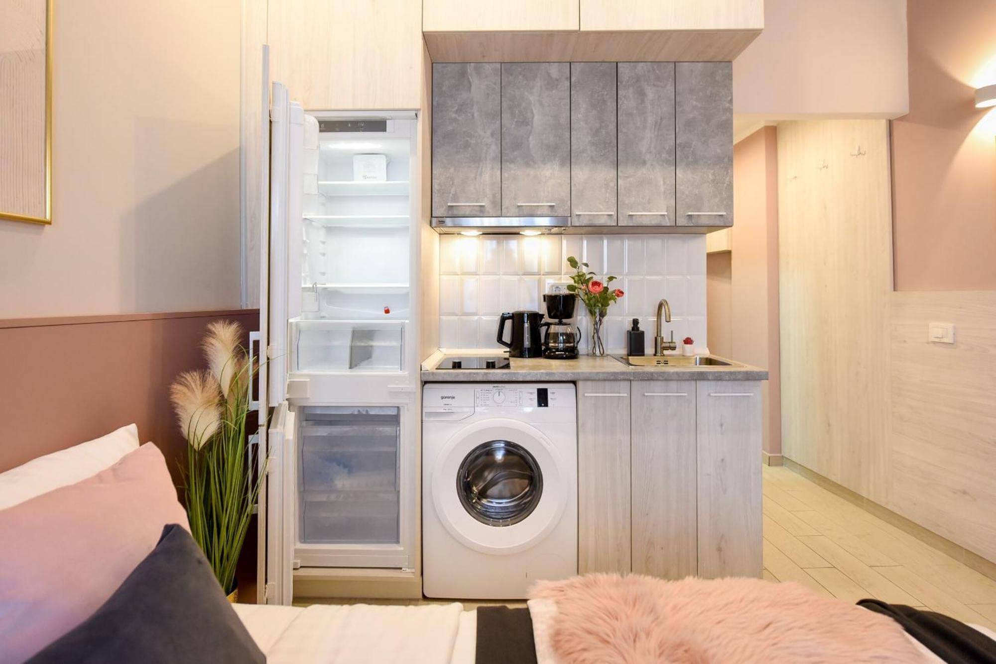 Downtown - Your Modern Escape Near Ateneul Apartament Bucureşti