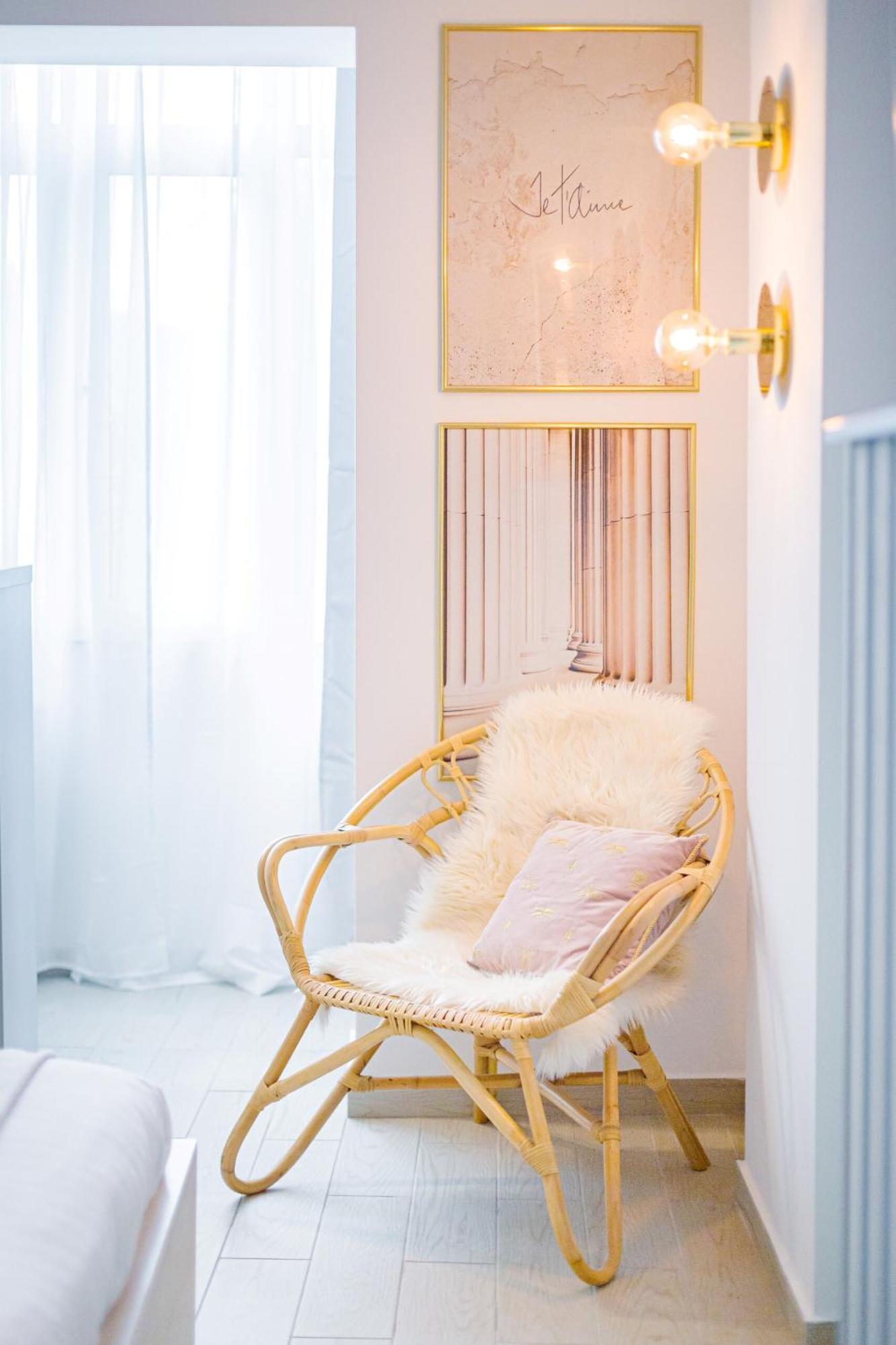Apartament Downtown - Your Modern Escape Near Ateneul