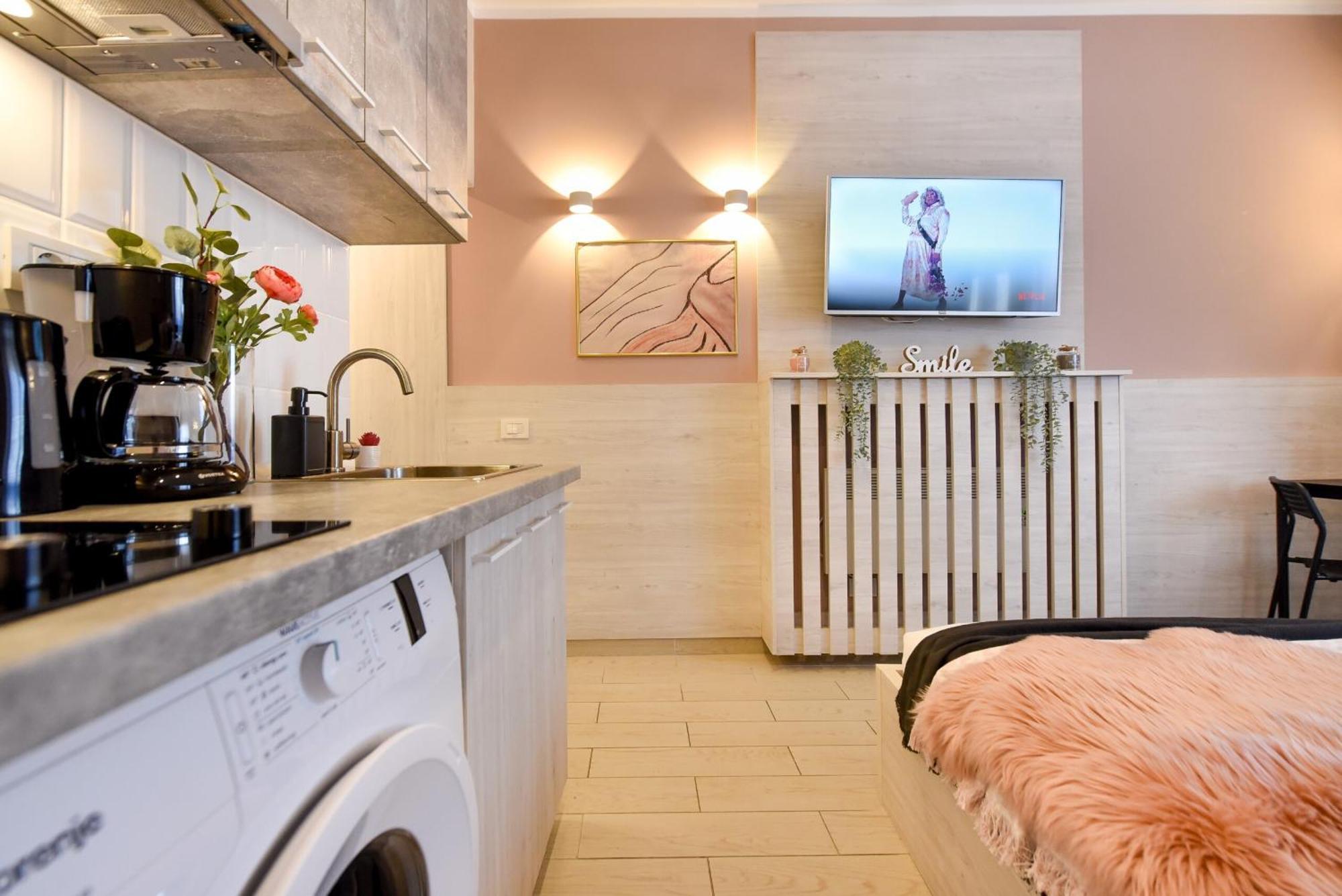 Downtown - Your Modern Escape Near Ateneul Bucureşti