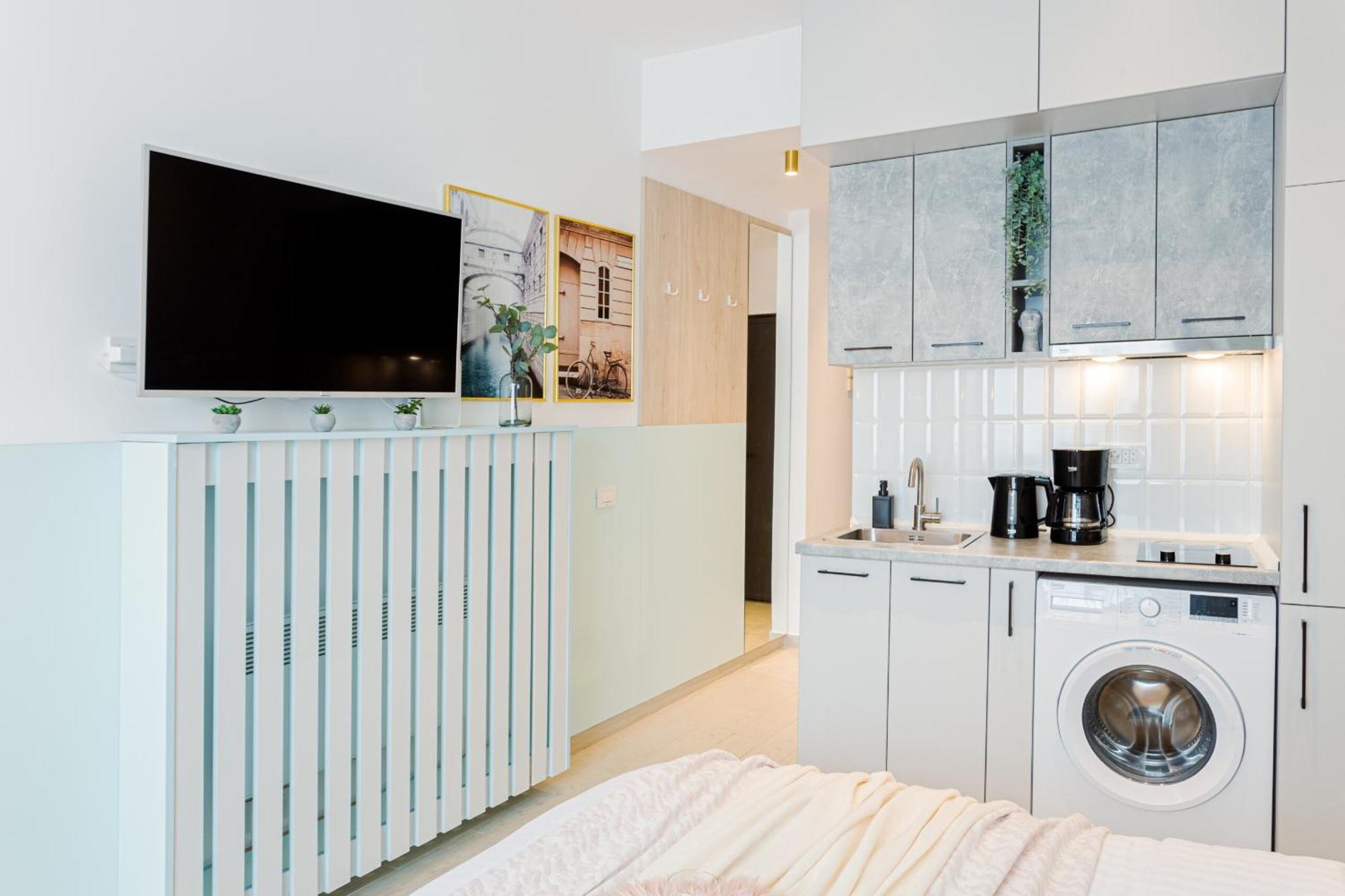 Downtown - Your Modern Escape Near Ateneul Apartament *