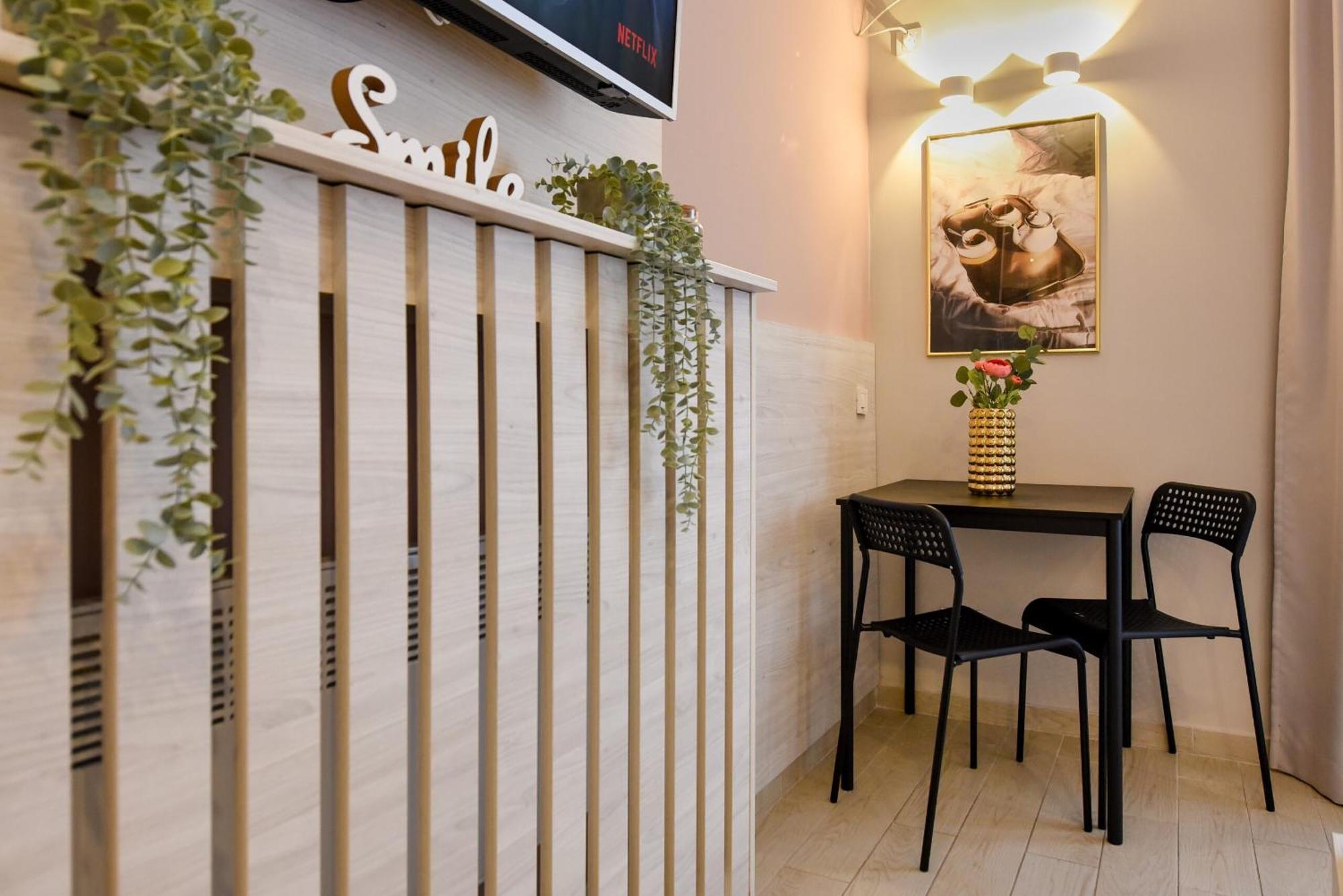Apartament Downtown - Your Modern Escape Near Ateneul *
